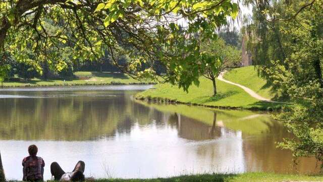 Aire du Camping du lac d'Arfeuille