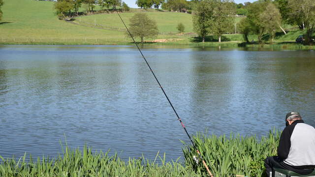 Etang de pêche de 'Montréal' à Saint Germain Les Belles