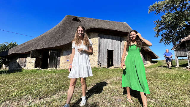 Présentation du chantier et ateliers autour de l'ensemble rural de la grange ovalaire de Saint-Eloy-les-Tuileries