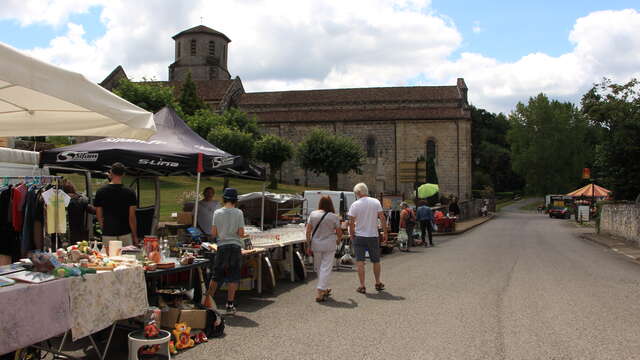 Visiter Les-Salles-Lavauguyon