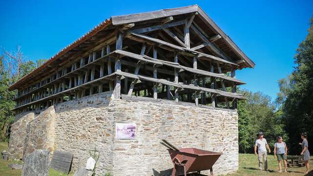 Marcognac, Terre de porcelaine