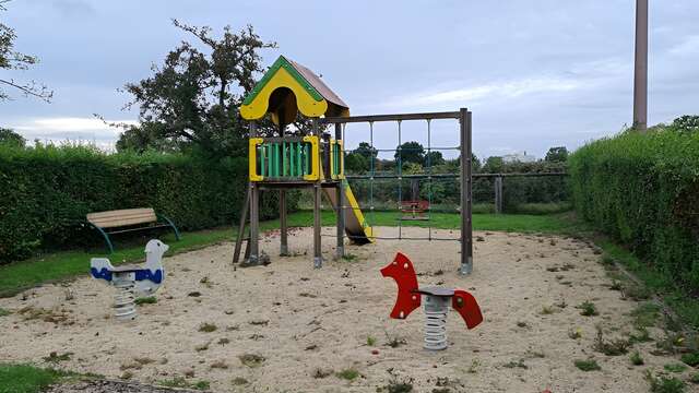 Aire de jeux pour enfants du Mesnil-Germain