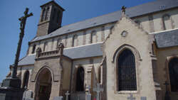 Visite de l'enclos de l’église Saint-Pierre