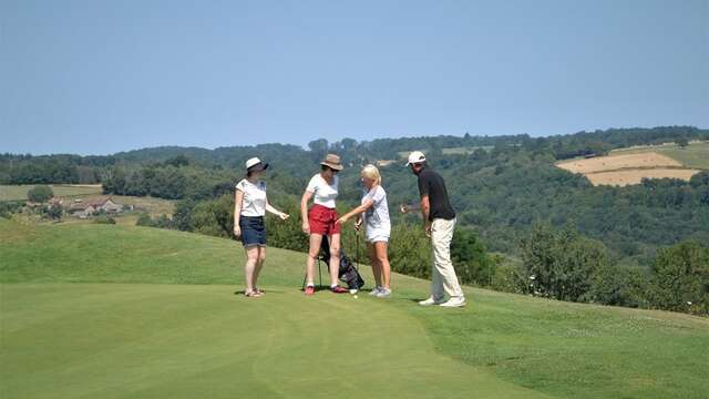 Compétition de golf à Essendiéras