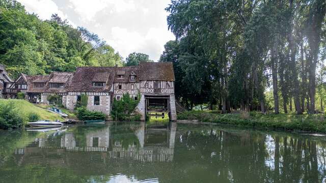 Le Moulin d'Andé et son parc de rocailles