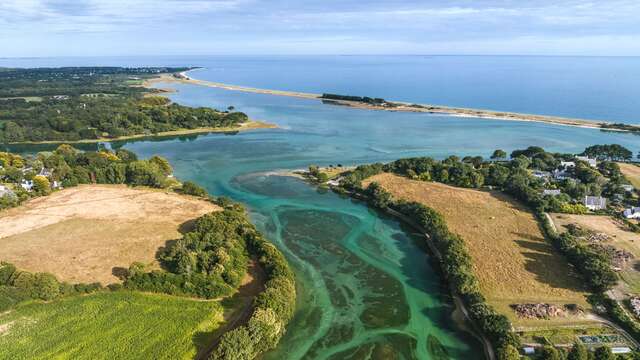 Autour de l'anse du Petit Moulin