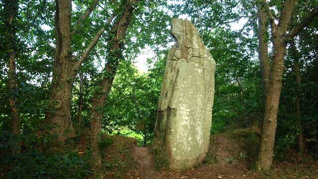 Menhir de Véadès