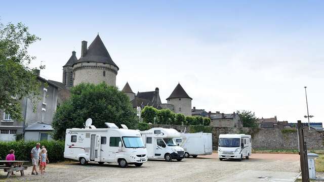 Aire d'accueil Camping-Cars de Bourganeuf