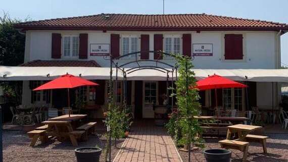 Hôtel-Restaurant - La Maison de Mézos