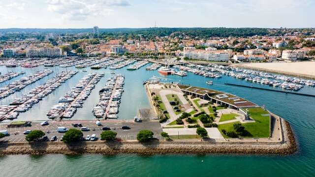 Spécial Marathon : Port maritime et quartier de l'Aiguillon