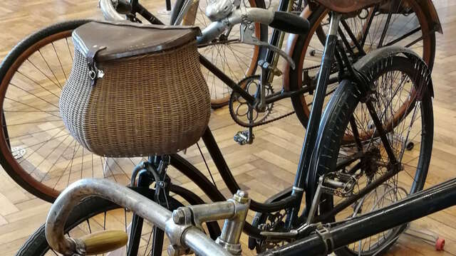 Exposition temporaire sur le thème des congés payés au Musée du Vélo du Haut Limousin