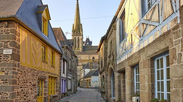 Visite guidée de Bazouges-la-Pérouse, Petite Cité de Caractère