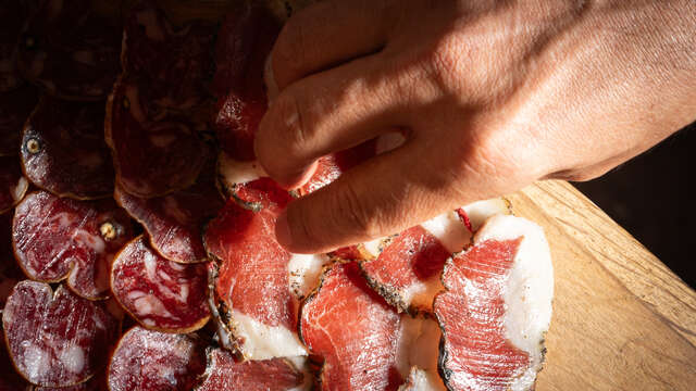 DÉGUSTEZ LA CHARCUTERIE D'UN PRODUCTEUR DE LA RÉGION