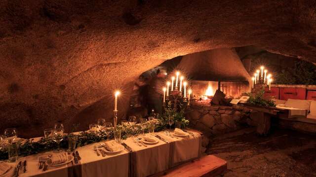 LA TABLE DE LA GROTTE