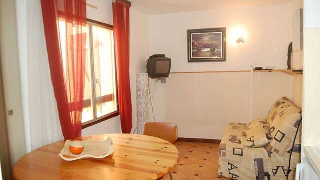 STUDIO 2 PERSONNES 2 couchages PORT LEUCATE