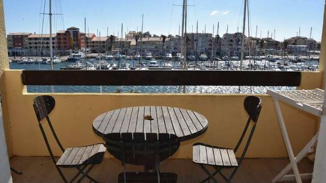 STUDIO 4 PERSONNES 4 couchages PORT LEUCATE