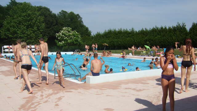 Piscine "La fontaine aux fées"