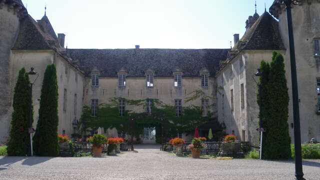 Château de Savigny - Musée de la moto, de l'aviation et de la voiture de course