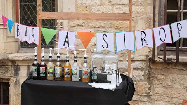 Stand de sirops et jeux de société : Détente et rires en famille !