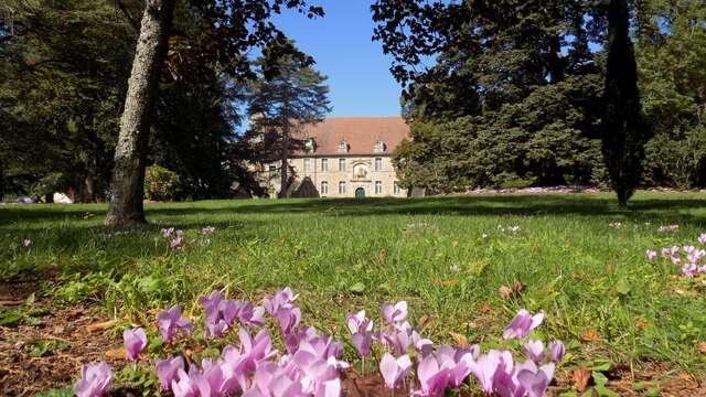 Parc des Ecuries du château de Chaumont en Charolais