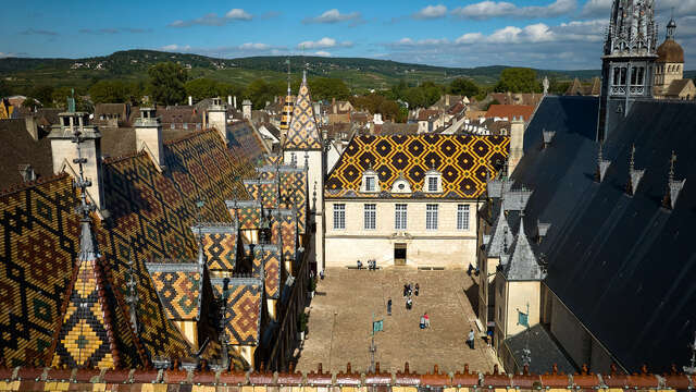 Hôtel-Dieu - Hospices de Beaune Journées européennes du patrimoine L' Hôtel-Dieu, un patrimoine hospitalier en héritage