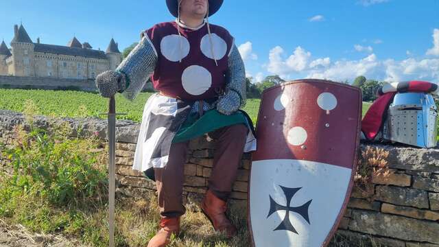 [VENTE DES VINS]  Stand de chevalerie : Plongez au cœur de l’équipement médiéval !