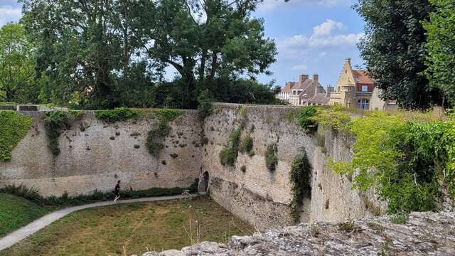 Visite Bergues, entre ville et remparts