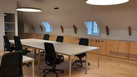 Bureaux individuels dans espace de coworking