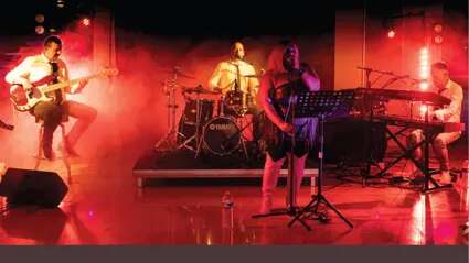 Aquagym en musique live avec "R and the gang"