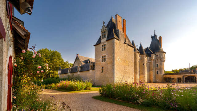 Visite libre du château et du jardin de Fougères-sur-Bièvre