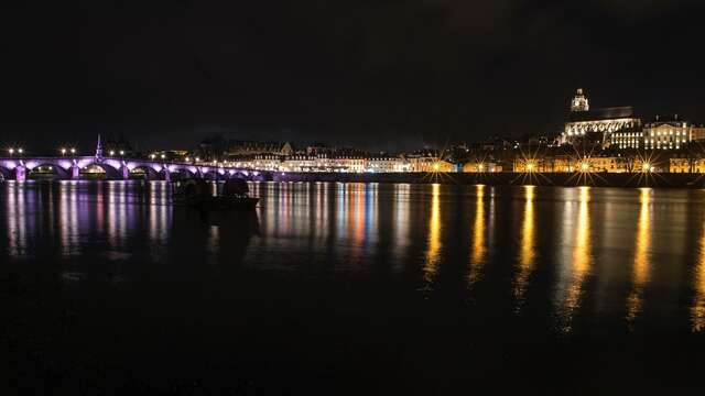Blois by night