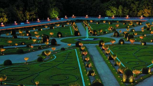 Promenades nocturnes dans les jardins