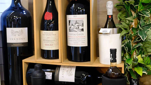 Saturne Boutique et Cave à vins (C.C Galleria)