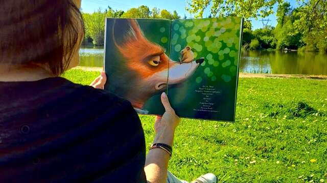 Lectures, jeux et activités au lac : la médiathèque hors-les-murs