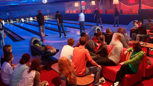 Fêter son anniversaire au Bowling le Carré Saint-Martin