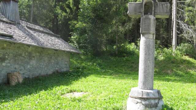 La croix du Clos du Pin