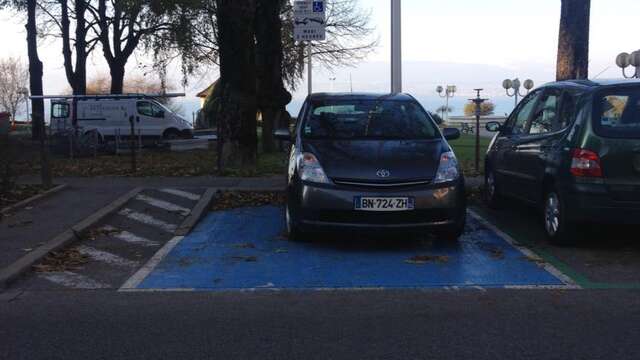 Parking PMR Avenue d'Evian