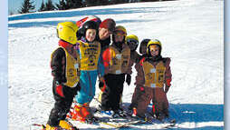 Ski group lessons children