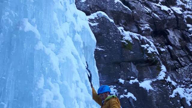 Cascade de glace - Vertical Progress