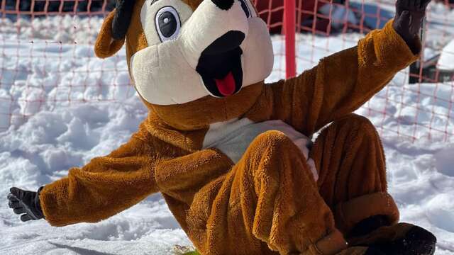 Meeting with Chamy the mascot