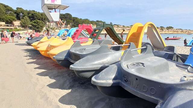 Tretbootverleih am Strand