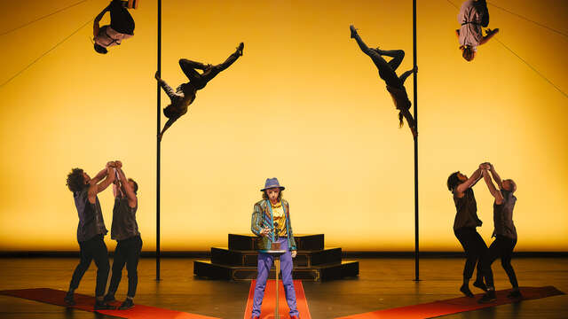 Spectacle : The Award
