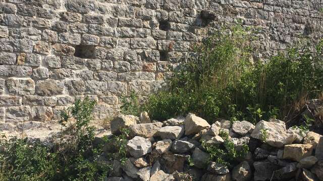 Ramparts and fortifications