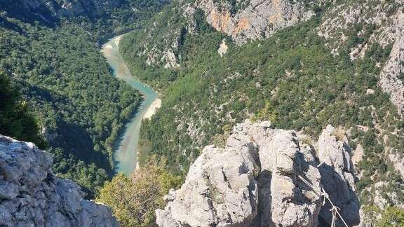 Sur la rive gauche du Verdon