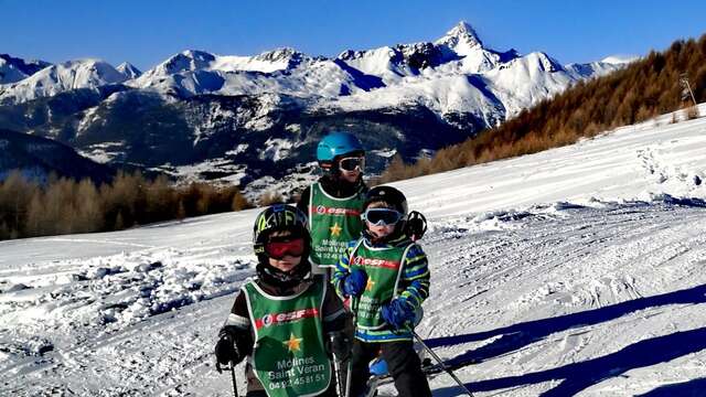 Children's ski lessons