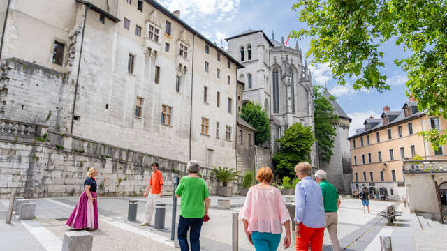 Guided Tour : Sainte -Chapelle du château & demeures de la noblesse chambérienne