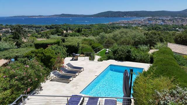 Mme DEMIRDJIAN Martine - Villa avec vue exceptionnelle sur la baie de Saint-Tropez