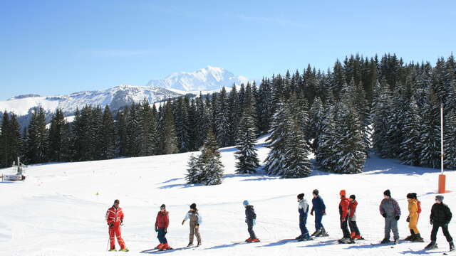 Group ski lessons for teens and adults