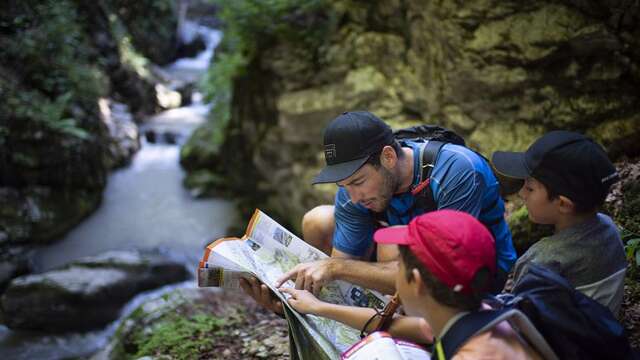 Activité montagne enfant 8-13 ans Les secrets de la forêt