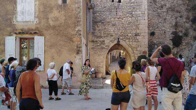 Visite guidée du village médiéval de Montbrun les Bains